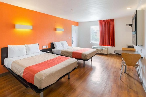 Motel 6-Grand Prairie TX - Near Six Flags Drive - image 44