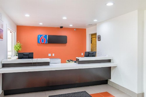 Motel 6-Grand Prairie TX - Near Six Flags Drive - image 7