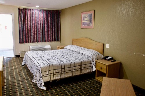 Executive Inn of Arlington - image 4