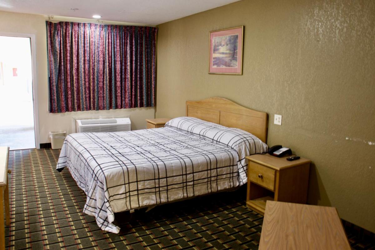 Executive Inn of Arlington - image 4