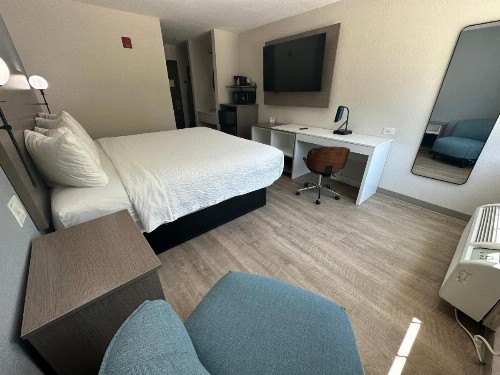Days Inn by Wyndham Arlington - image 18