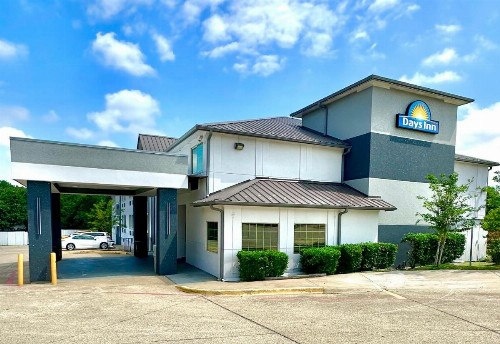 Days Inn by Wyndham Arlington - image 43