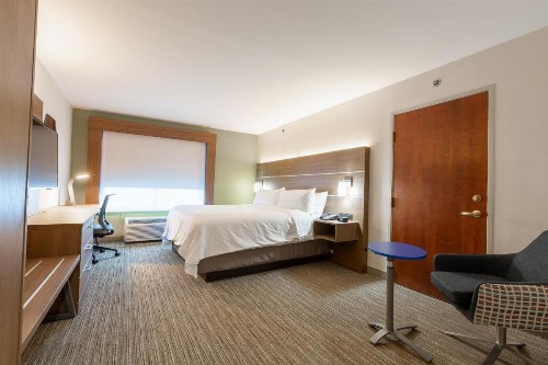 Holiday Inn Express & Suites Arlington North – Stadium Area an IHG Hotel - image 19
