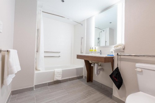 Holiday Inn Express & Suites Arlington North – Stadium Area an IHG Hotel - image 25