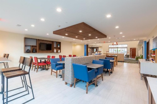 Holiday Inn Express & Suites Arlington North – Stadium Area an IHG Hotel - image 32