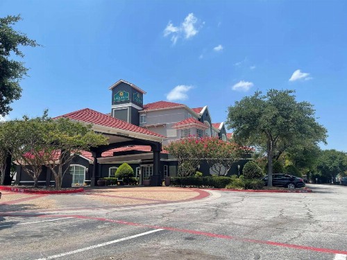 La Quinta by Wyndham Dallas Arlington South - image 5