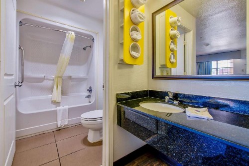 Motel 6-Arlington TX - image 38