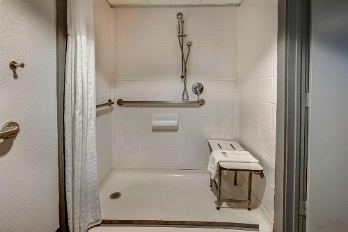 Days Inn by Wyndham Arlington Six Flags/AT&T Stadium - image 13