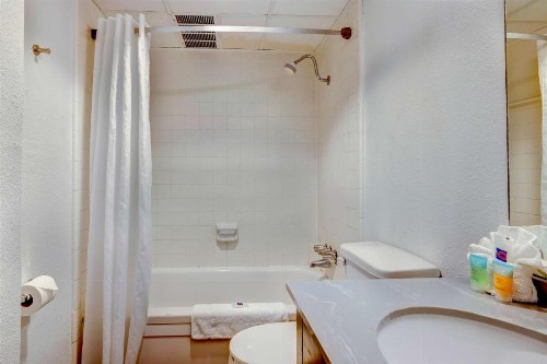 Days Inn by Wyndham Arlington Six Flags/AT&T Stadium - image 15