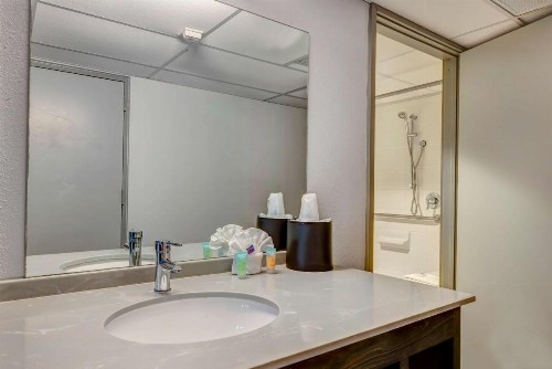 Days Inn by Wyndham Arlington Six Flags/AT&T Stadium - image 16