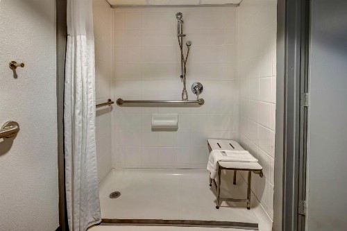 Days Inn by Wyndham Arlington Six Flags/AT&T Stadium - image 31