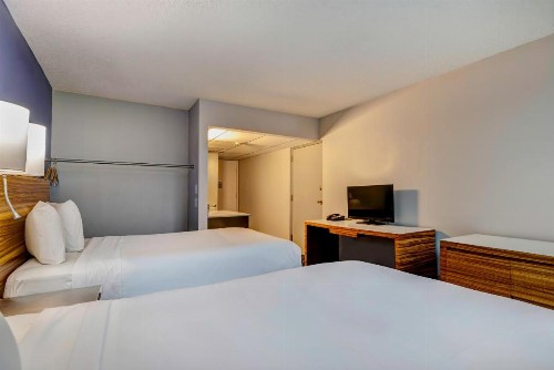 Days Inn by Wyndham Arlington Six Flags/AT&T Stadium - image 33