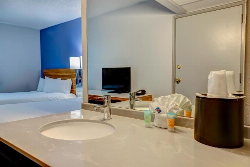 Days Inn by Wyndham Arlington Six Flags/AT&T Stadium - image 34