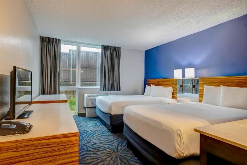 Days Inn by Wyndham Arlington Six Flags/AT&T Stadium - image 35