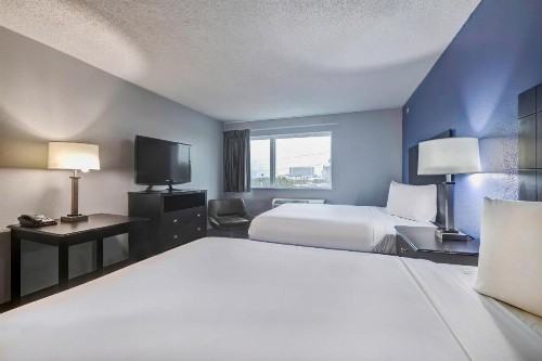 Days Inn by Wyndham Arlington Six Flags/AT&T Stadium - image 39
