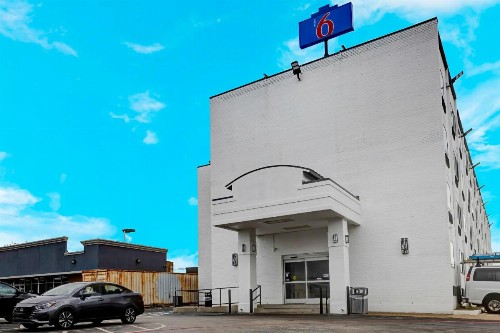 Days Inn by Wyndham Arlington Six Flags/AT&T Stadium - image 41