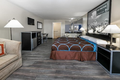 Super 8 by Wyndham Arlington Near AT&T Stadium - image 10