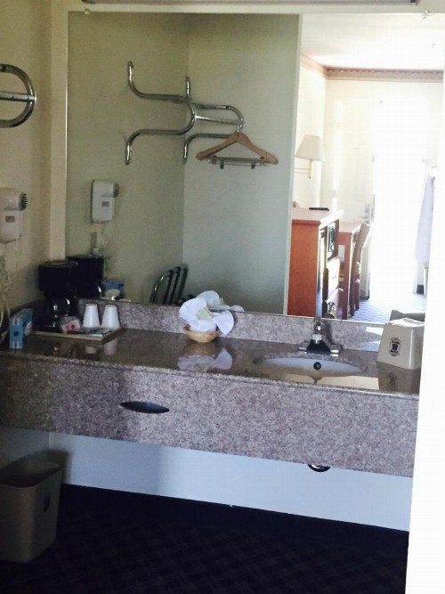 Super 8 by Wyndham Arlington Near AT&T Stadium - image 34