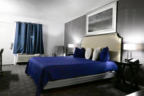 R Nite Star Inn and Suite -Home of the Cowboys & Rangers - image 18