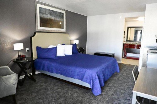 R Nite Star Inn and Suite -Home of the Cowboys & Rangers - image 19