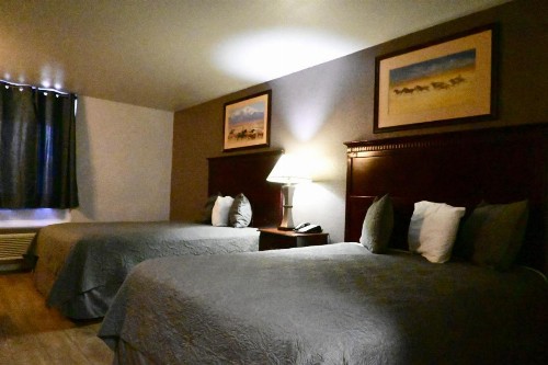 R Nite Star Inn and Suite -Home of the Cowboys & Rangers - image 21