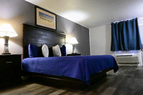 R Nite Star Inn and Suite -Home of the Cowboys & Rangers - image 22