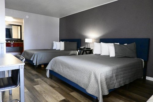 R Nite Star Inn and Suite -Home of the Cowboys & Rangers - image 27
