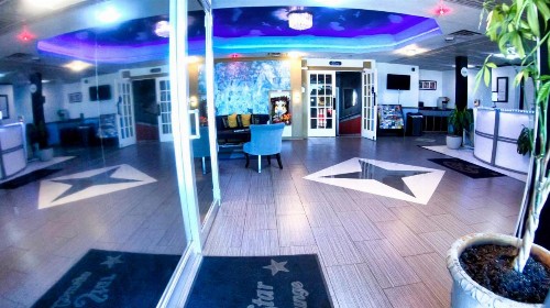 R Nite Star Inn and Suite -Home of the Cowboys & Rangers - image 41