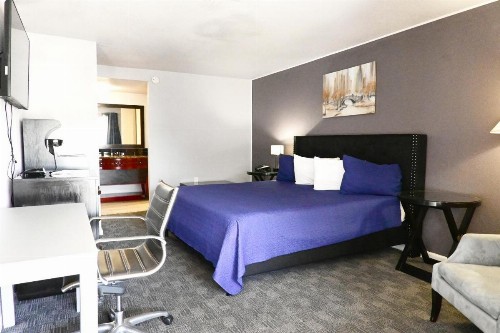 R Nite Star Inn and Suite -Home of the Cowboys & Rangers - image 43