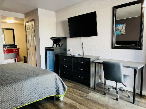 R Nite Star Inn and Suite -Home of the Cowboys & Rangers - image 46