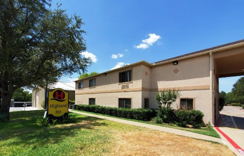 Super 8 by Wyndham Arlington East - image 20