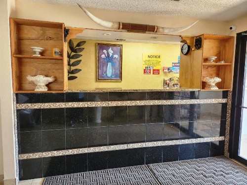 Super 8 by Wyndham Arlington East - image 27