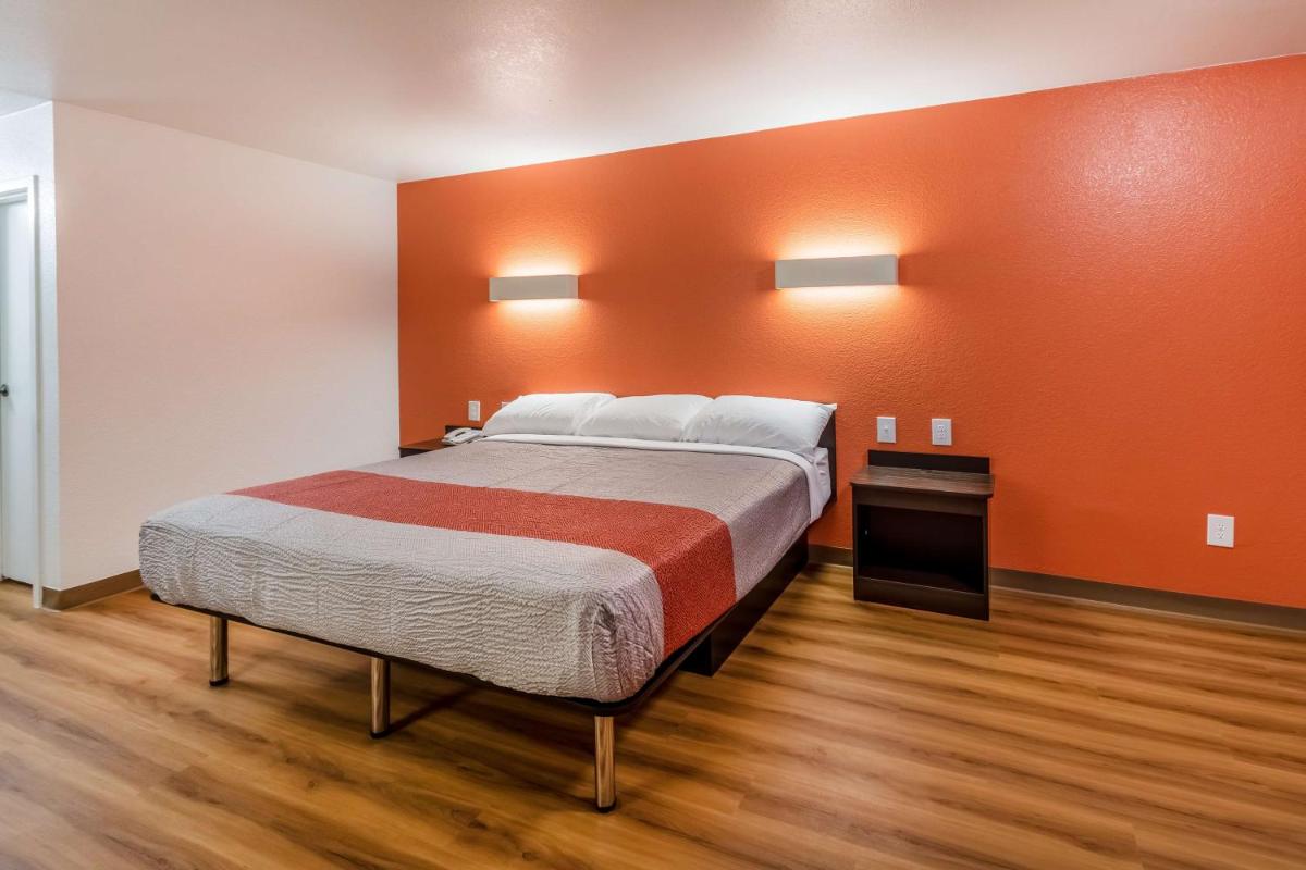 Motel 6-Arlington TX - UTA - image 4