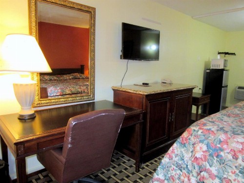 Budget Host Inn - image 13