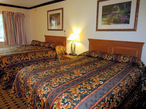 Budget Host Inn - image 2