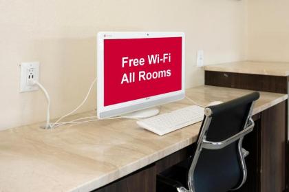 Red Roof Inn Arlington - Entertainment District - image 15