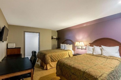 Rodeway Inn Arlington - image 10