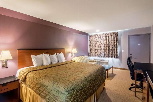 Rodeway Inn Arlington - image 12