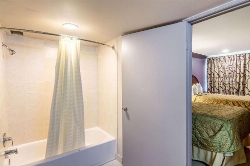Rodeway Inn Arlington - image 17