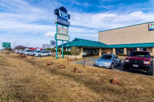 Rodeway Inn Arlington - image 18