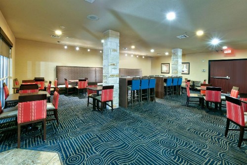 Comfort Suites Arlington - Entertainment District - image 12