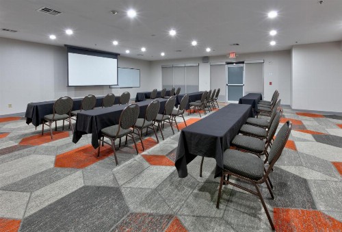 Comfort Suites Arlington - Entertainment District - image 5
