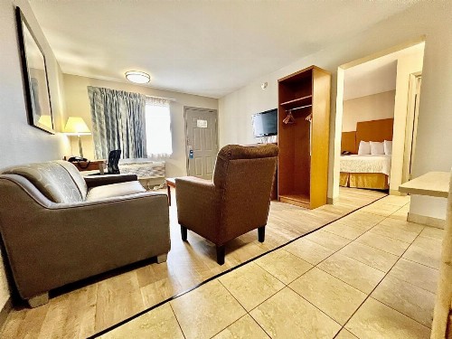 Days Inn & Suites by Wyndham Arlington Near Six Flags - image 28