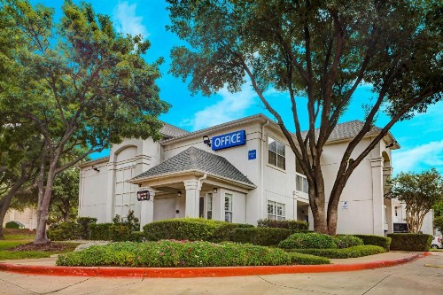 Studio 6-Arlington TX - South - Dallas - image 3