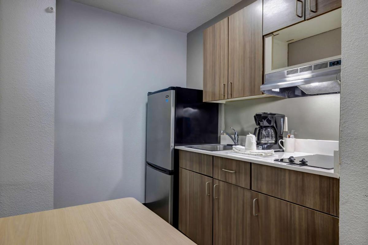 Studio 6-Arlington TX - South - Dallas - image 6