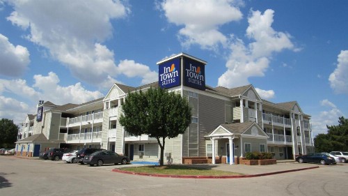 InTown Suites Extended Stay Arlington TX - Six Flags - image 12