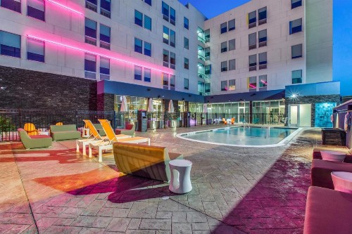 Aloft Dallas Arlington Entertainment District - image 11