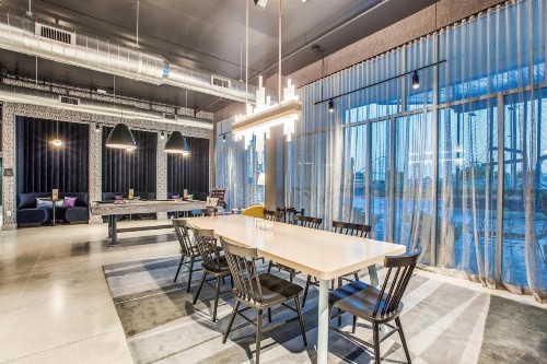 Aloft Dallas Arlington Entertainment District - image 3