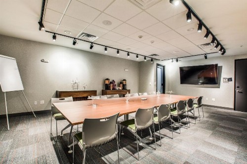 Aloft Dallas Arlington Entertainment District - image 6