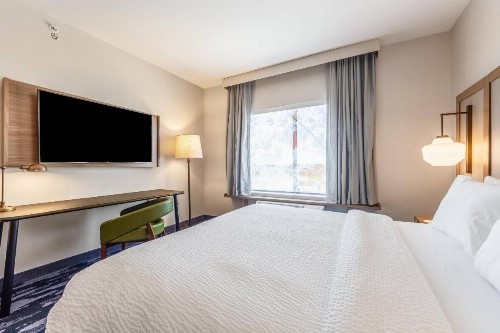 Fairfield Inn & Suites Dallas Arlington South - image 12